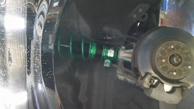 プリウスの車高調でーす♪