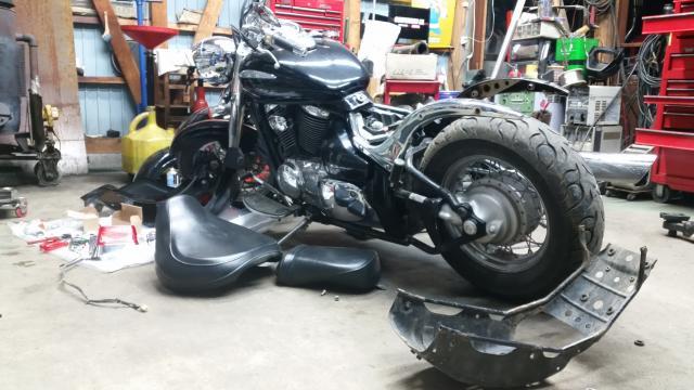 バイクの修理っす。