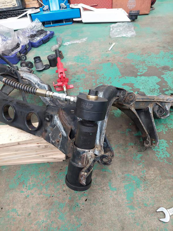 GTRブッシュ交換